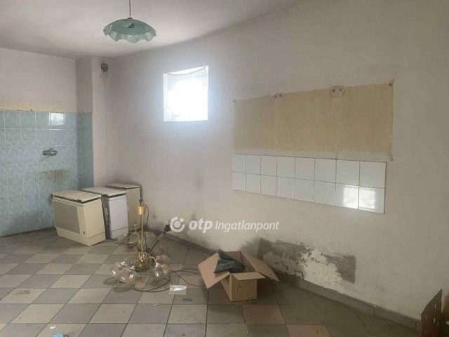 Eladó családi ház, Kőröstetétlenen 17.9 M Ft, 2+1 szobás