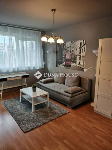 Eladó téglalakás, Veszprémben 83.9 M Ft, 2 szobás