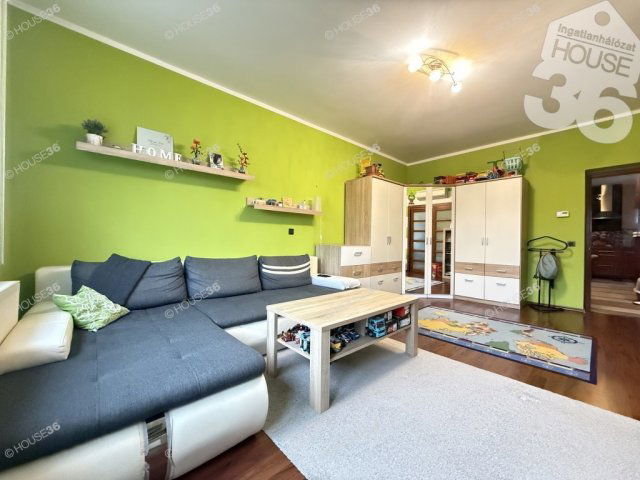 Eladó téglalakás, Kecskeméten 68.5 M Ft, 4 szobás