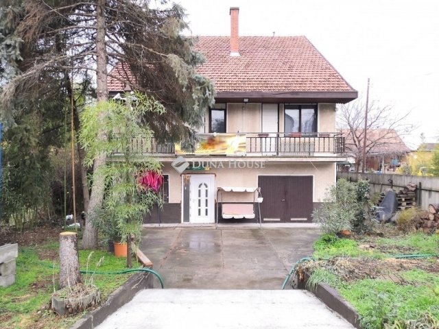 Eladó családi ház, Dunaharasztin 109 M Ft, 6 szobás
