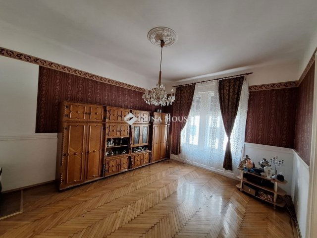 Eladó téglalakás, Budapesten, VIII. kerületben 65.9 M Ft