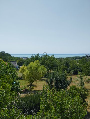 Eladó nyaraló, Felsőörsön 57.9 M Ft, 3 szobás