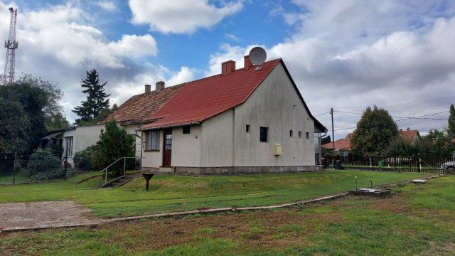Eladó ikerház, Kápolnásnyéken 84.5 M Ft, 2 szobás