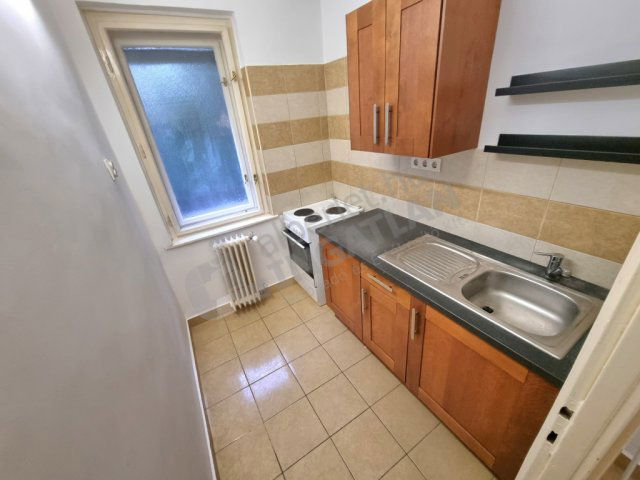 Kiadó téglalakás, albérlet, VI. kerületben, Andrássy úton