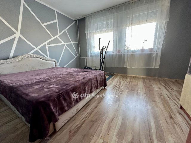 Eladó téglalakás, Debrecenben 87.9 M Ft, 3+1 szobás