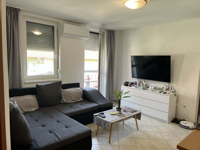 Eladó téglalakás, Pécsett 56.9 M Ft, 2 szobás