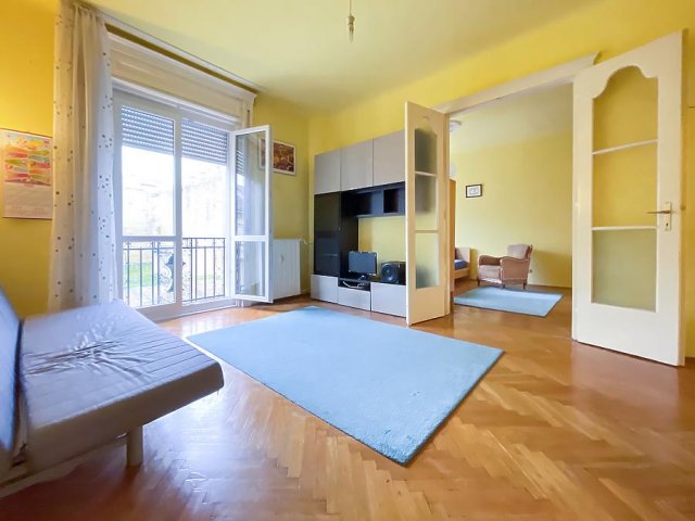 Eladó téglalakás, Budapesten, VIII. kerületben, Gutenberg téren