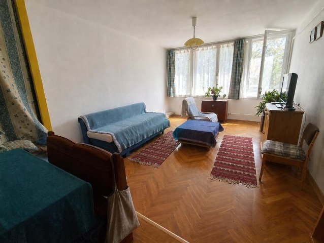 Eladó téglalakás, IV. kerületben, Szent László téren