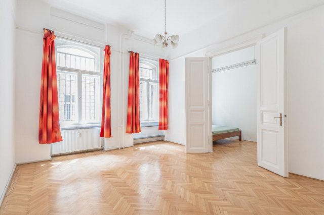 Eladó téglalakás, Budapesten, VI. kerületben 81.5 M Ft