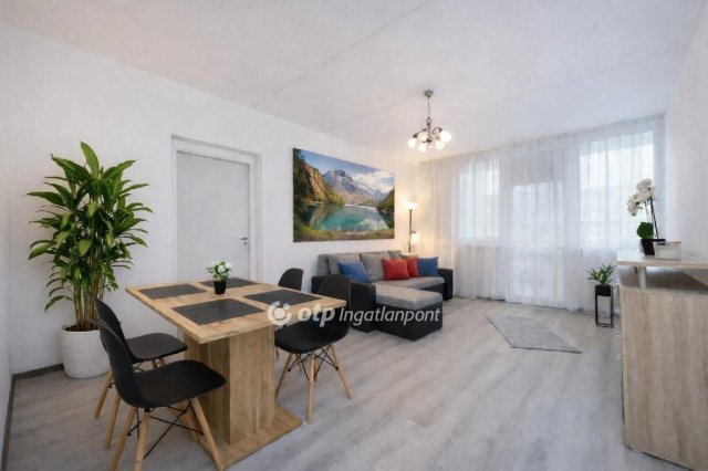 Eladó téglalakás, Budapesten, VIII. kerületben 77.5 M Ft