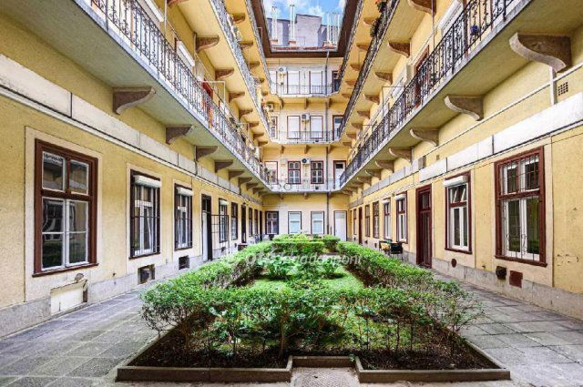 Eladó téglalakás, Budapesten, VIII. kerületben 69.9 M Ft