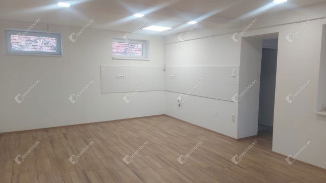 Eladó családi ház, Békéscsabán 55 M Ft, 3 szobás