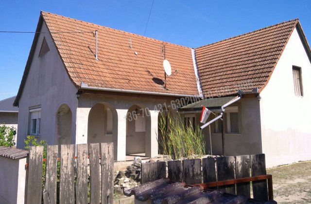 Eladó családi ház, Mikebudán 42.9 M Ft, 3 szobás