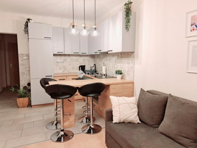 Eladó panellakás, Székesfehérvárott 55.9 M Ft, 3 szobás