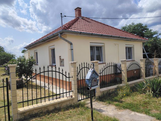 Eladó családi ház, Verpeléten, Liget úton 47 M Ft, 3 szobás