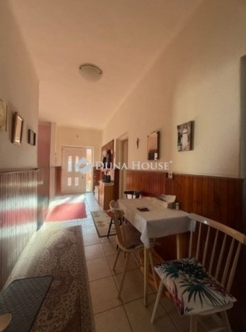 Eladó családi ház, Vecsésen 62 M Ft, 2 szobás