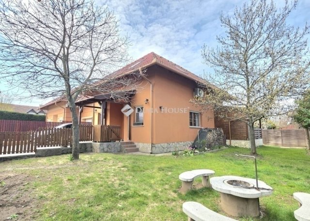 Eladó ikerház, Dunakeszin 148.5 M Ft, 4 szobás