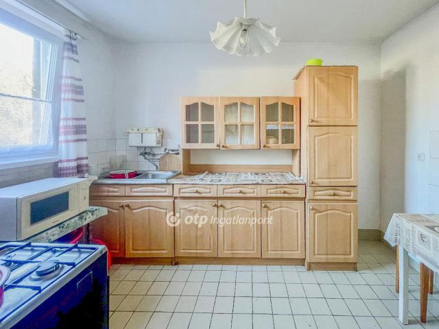 Eladó panellakás, Nagyigmándon 21.9 M Ft, 2+1 szobás