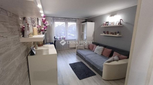 Eladó panellakás, Budapesten, XV. kerületben 64.9 M Ft, 2 szobás