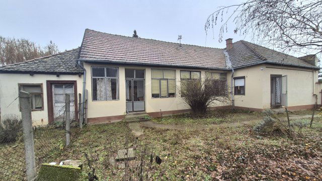 Eladó családi ház, Baján 27.99 M Ft, 4 szobás