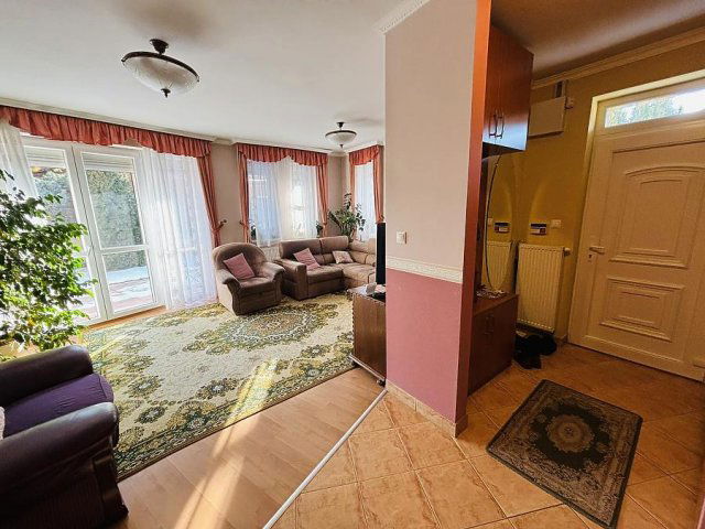 Eladó ikerház, Dunakeszin 150 M Ft, 5 szobás