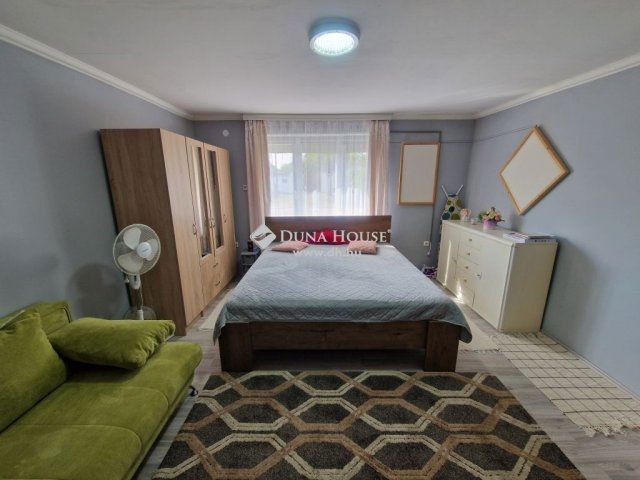 Eladó családi ház, Érsekcsanádon 28.9 M Ft, 2 szobás