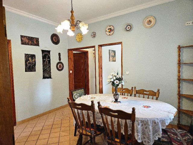 Eladó családi ház, Sukorón 89.9 M Ft, 3 szobás