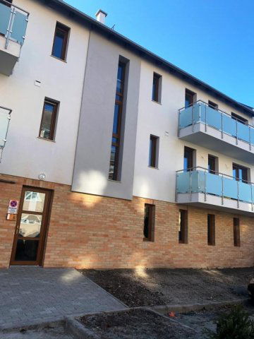 Kiadó téglalakás, albérlet, Tatán 270 E Ft / hó, 3 szobás