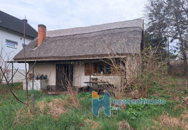 Eladó családi ház, Alsópáhokon 19.75 M Ft, 1 szobás