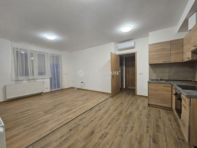 Eladó téglalakás, Kecskeméten 53 M Ft, 3 szobás