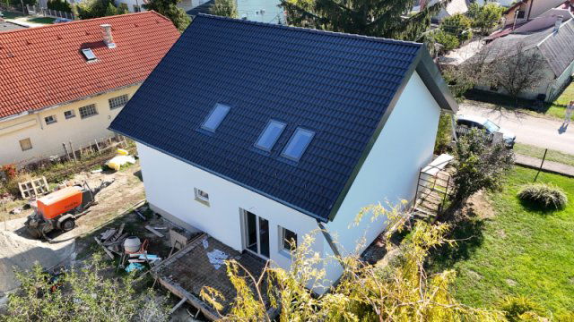 Eladó családi ház, Bicskén 98.9 M Ft, 5 szobás