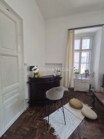 Eladó téglalakás, Budapesten, VIII. kerületben 99.9 M Ft