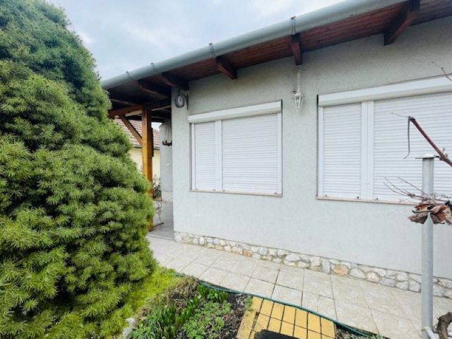 Eladó családi ház, Szolnokon 31.9 M Ft, 1+1 szobás