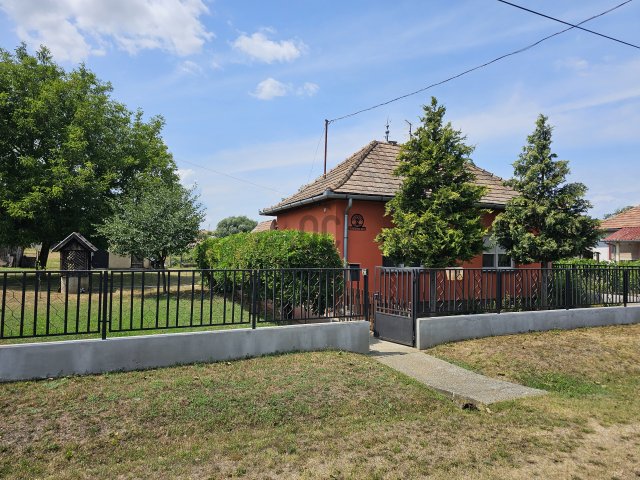 Eladó családi ház, Szőlősgyörökön 63.9 M Ft, 3 szobás