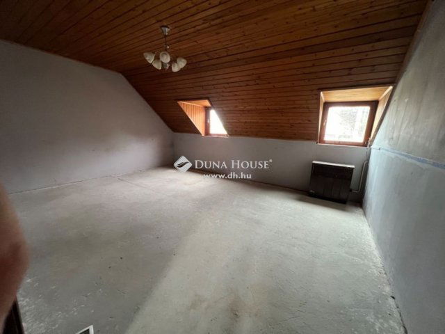 Eladó családi ház, Siófokon 39.9 M Ft, 6 szobás