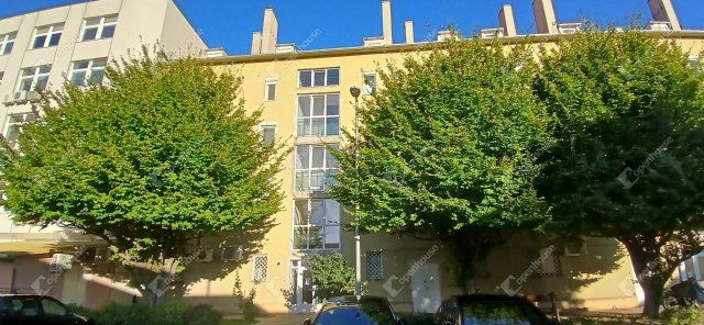 Eladó téglalakás, Zalaegerszegen 34 M Ft, 3 szobás