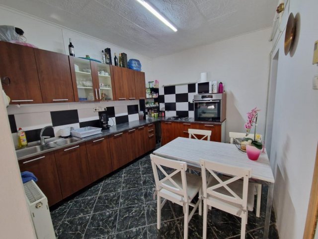 Eladó családi ház, Petriventén 31.4 M Ft, 4 szobás