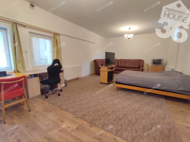 Eladó családi ház, Kecskeméten 70 M Ft, 5 szobás