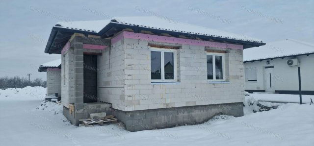 Eladó téglalakás, Cegléden 60 M Ft, 3 szobás