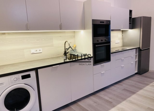 Kiadó téglalakás, albérlet, VII. kerületben, Dob utcában