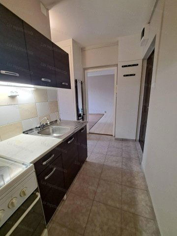 Kiadó panellakás, albérlet, Oroszlányban 120 E Ft / hó