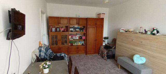 Eladó panellakás, Szegeden 42.9 M Ft, 2+1 szobás