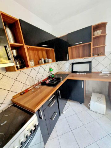 Eladó panellakás, Pécsett 57.9 M Ft, 3 szobás