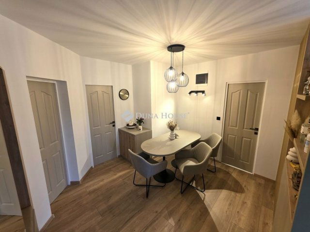 Eladó téglalakás, Kőröshegyen 64.9 M Ft, 2 szobás