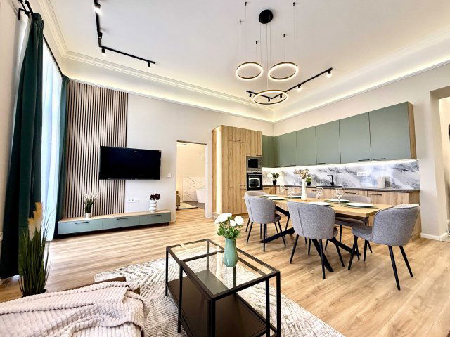 Eladó téglalakás, Budapesten, VII. kerületben, Rákóczi úton