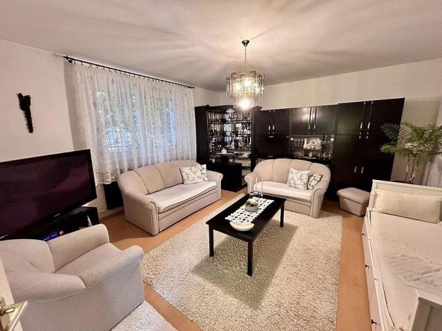 Eladó családi ház, Vácon 145 M Ft, 4+1 szobás