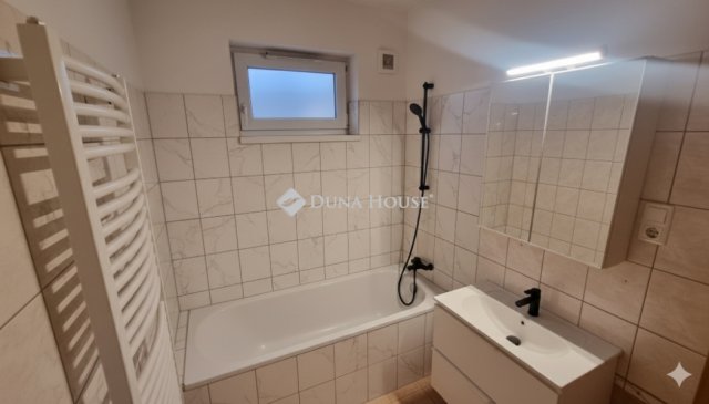 Eladó téglalakás, Budapesten, XIX. kerületben 84.9 M Ft