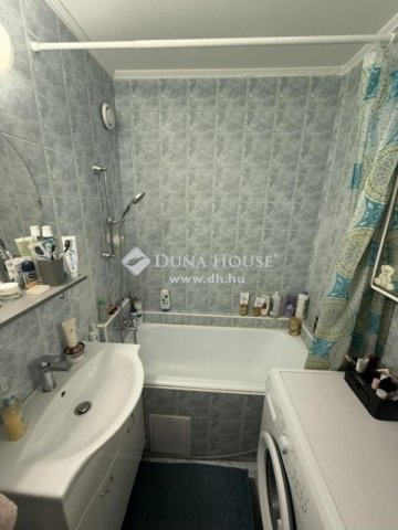 Eladó panellakás, Budapesten, XVIII. kerületben 68 M Ft, 2 szobás