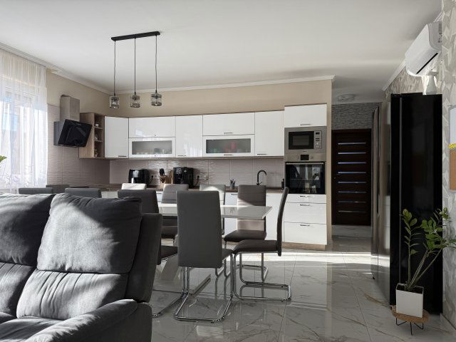 Eladó családi ház, Ebesen 129.9 M Ft, 1+4 szobás