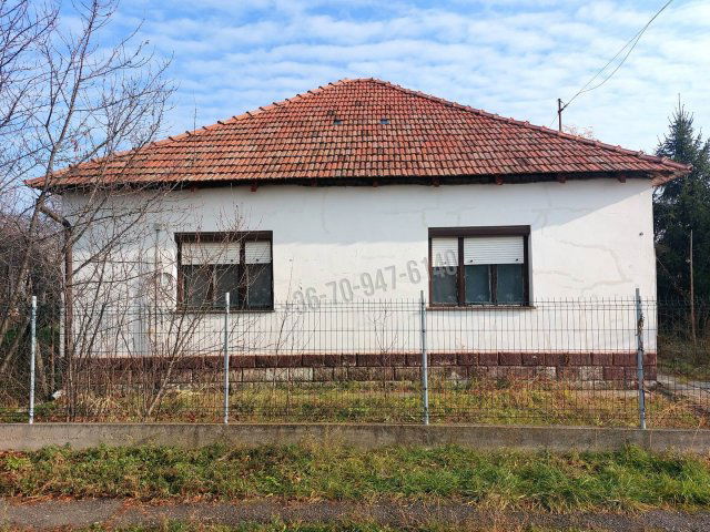 Eladó családi ház, Sarkadon 7.5 M Ft, 2 szobás
